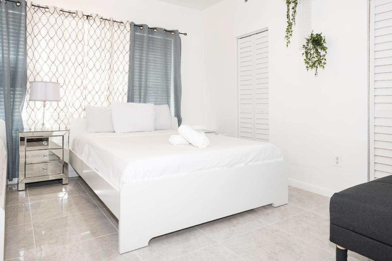 Apartments On Ocean Drive Miami Beach Exterior foto